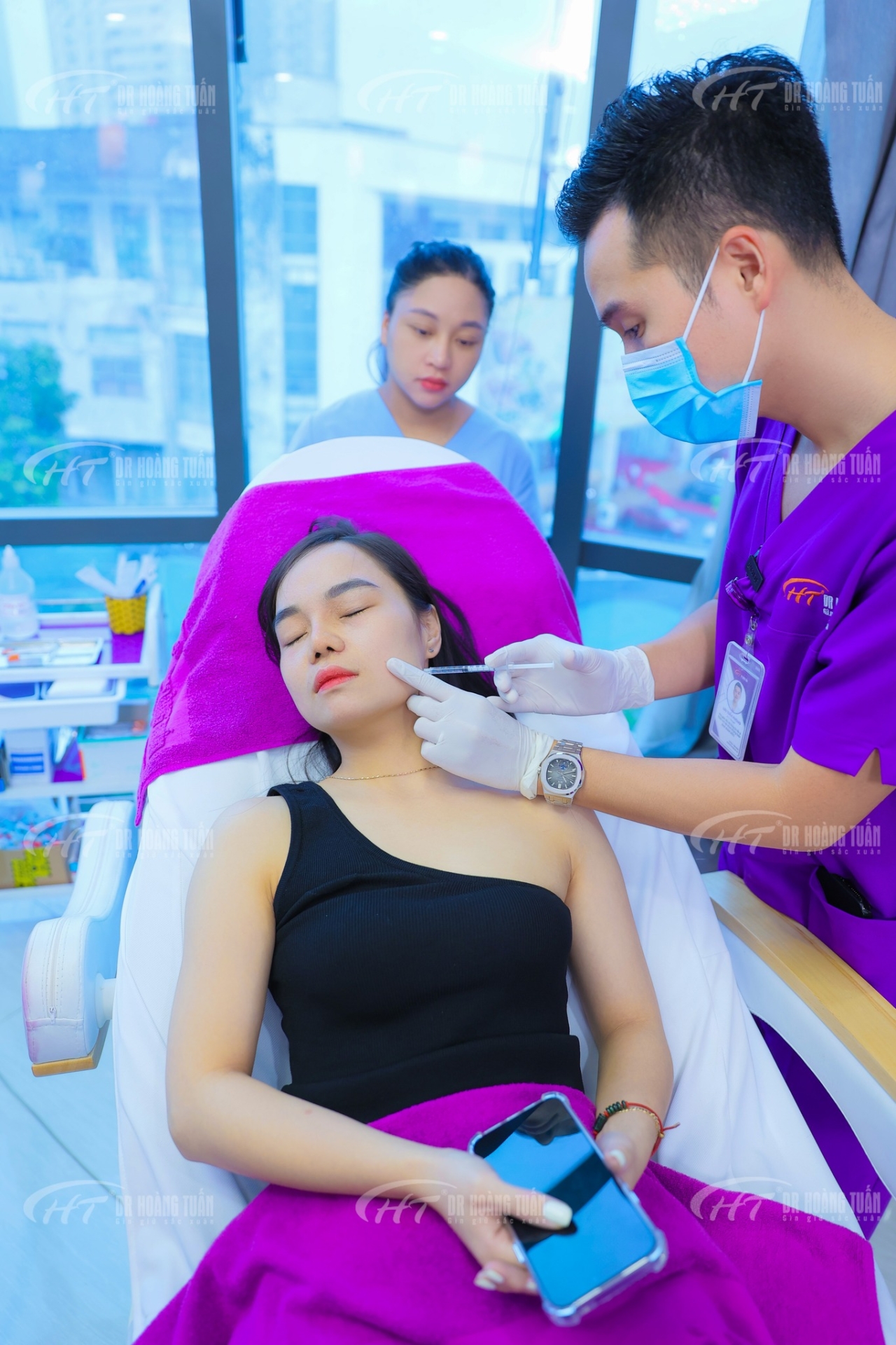 tiêm botox gọn hàm có được nằm nghiêng không