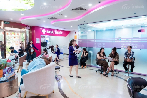 KHÔNG KHÍ NGHỈ LỄ BÙNG NỔ TẠI DR. HOÀNG TUẤN: KHÁCH HÀNG TẤP NẬP LÀM ĐẸP, NHIỀU KHUNG GIỜ KÍN LỊCH